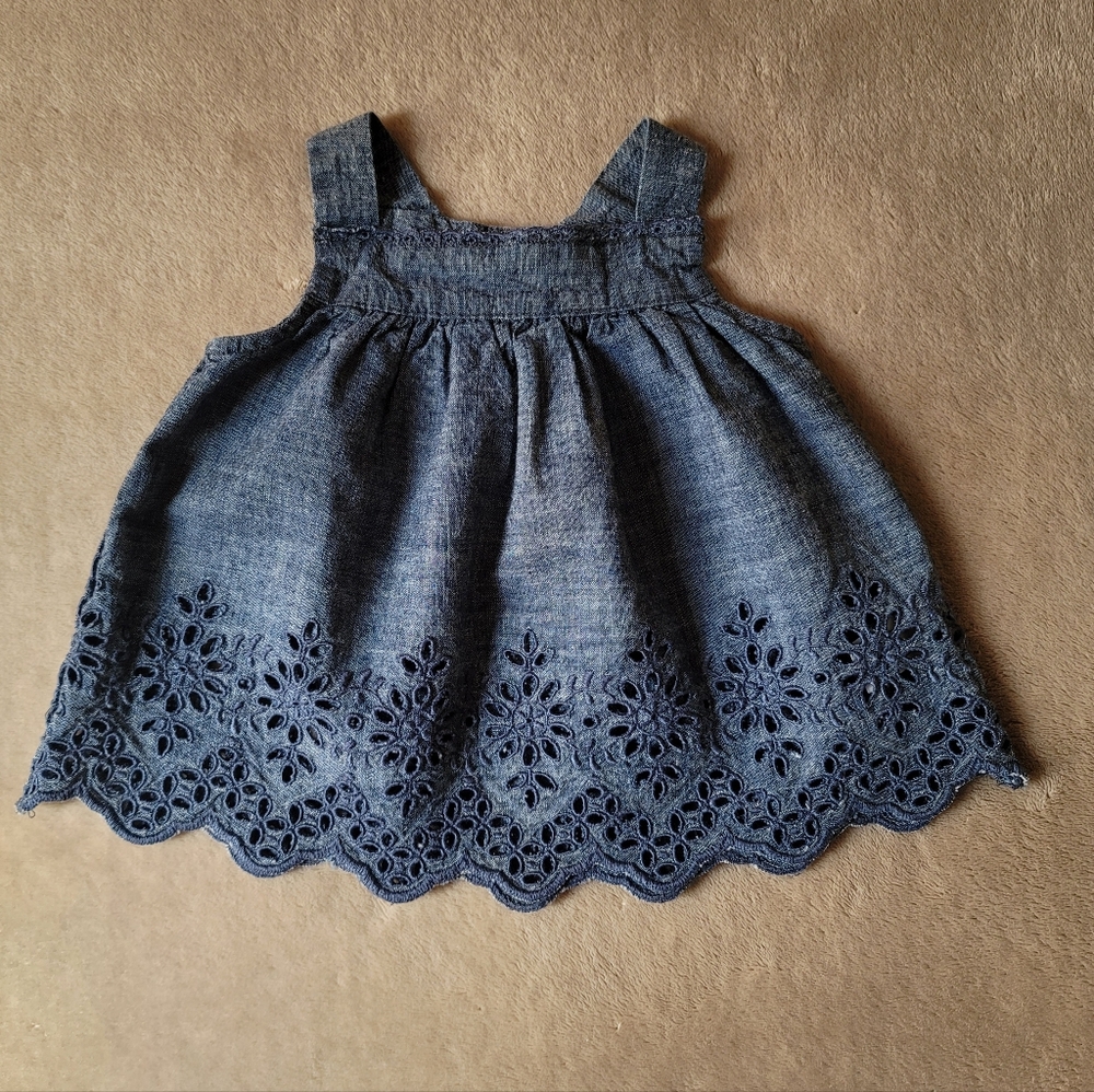 Gap Girl Chambray Eyelet Top Size 6-12 Months